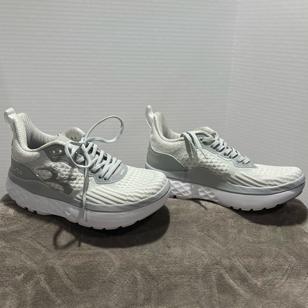 GDEFY XLR8 Run Verso Cloud in Women’s Size 6. Excellent Unused Condition - Picture 7 of 15